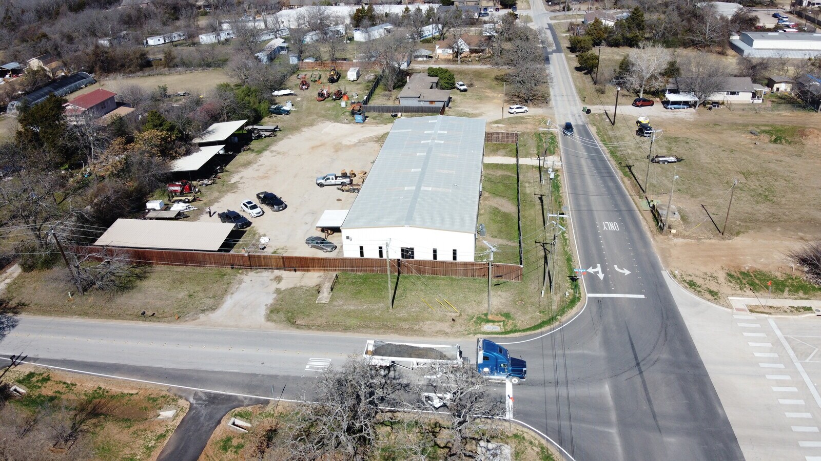 2701 Turner Warnell Rd, Arlington, TX 76001