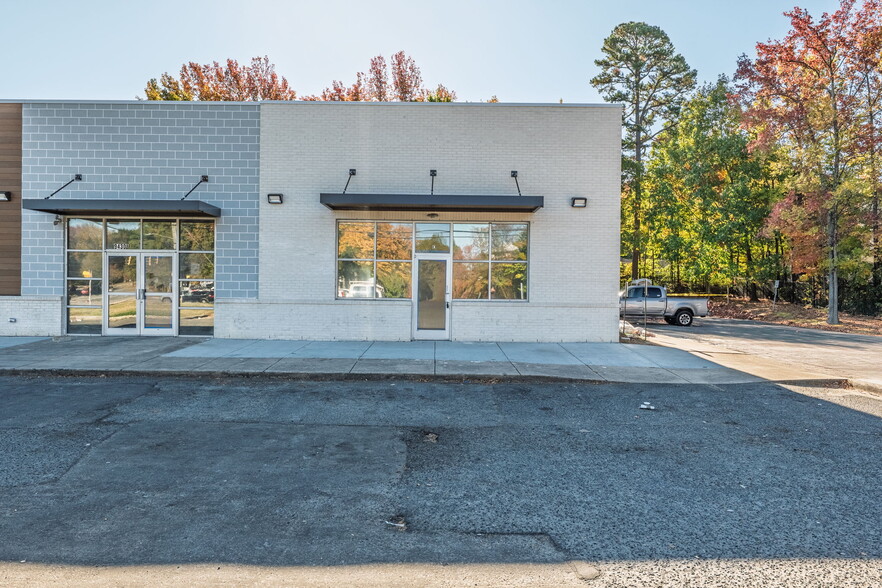 9430 University City Blvd, Charlotte, NC for lease - Building Photo - Image 3 of 11