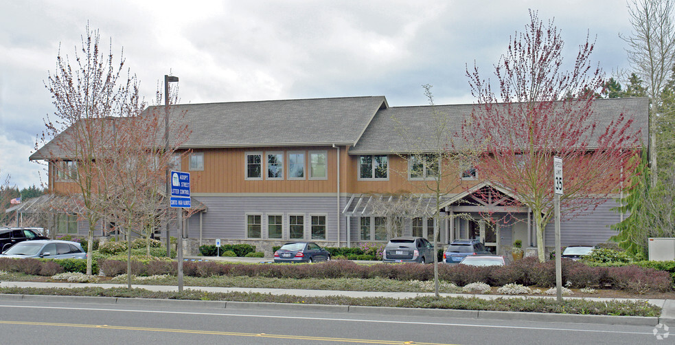 7350 Cirque Dr W, University Place, WA for lease - Primary Photo - Image 1 of 3