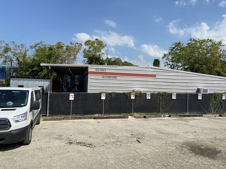 2039 Airport Blvd, Austin, TX for lease - Building Photo - Image 3 of 8