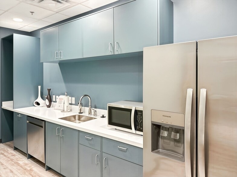 3300 Gateway Centre Blvd, Morrisville, NC for lease - Interior Photo - Image 3 of 17