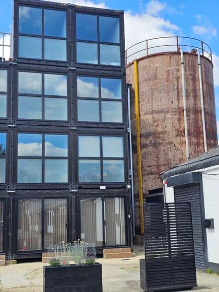 81-83 Lennox Rd, London for lease - Primary Photo - Image 1 of 2