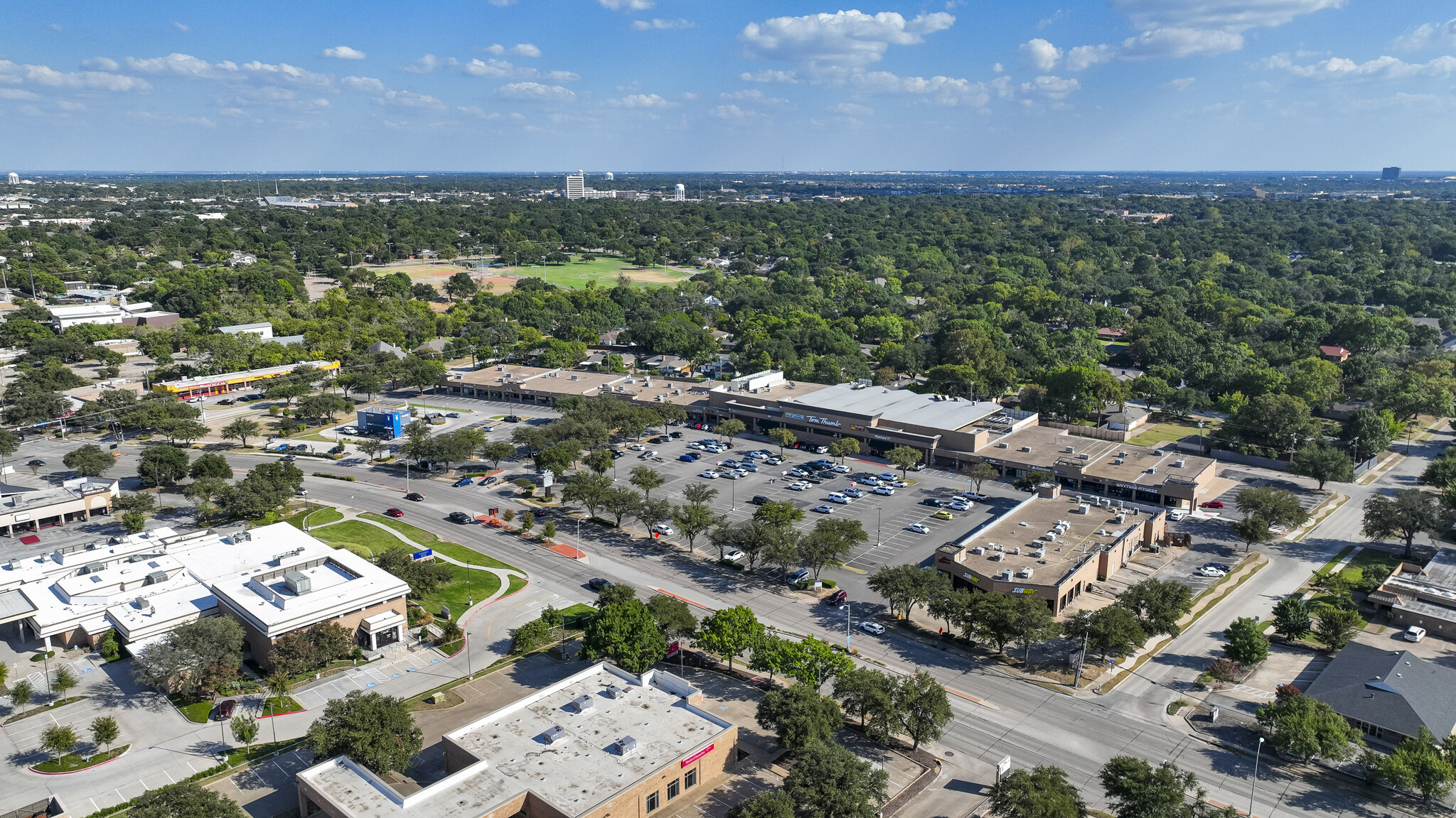 819 W Arapaho Rd, Richardson, TX for lease Building Photo- Image 1 of 5