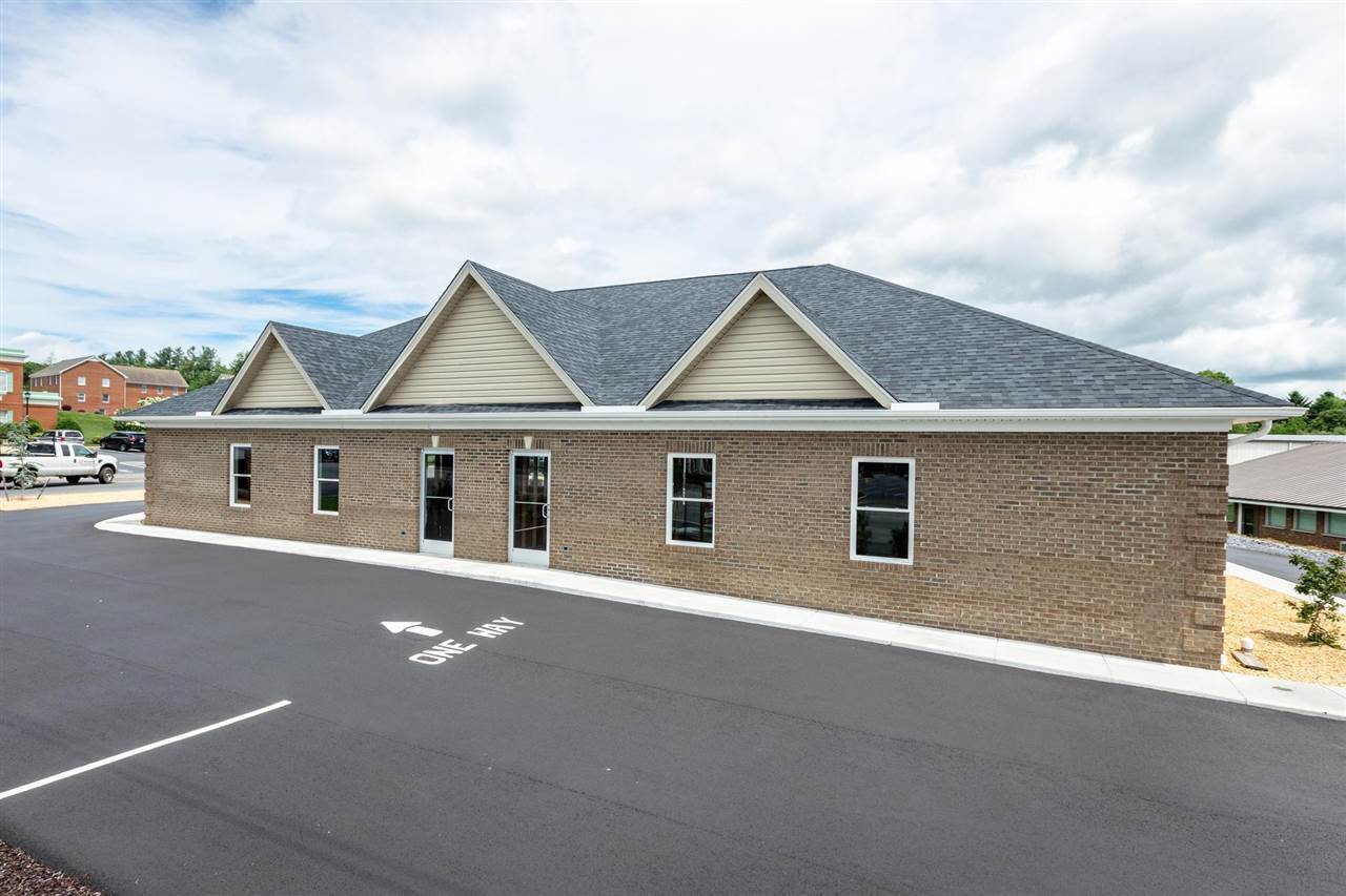 100 Community Dr, Waynesboro, VA 22980 BRAND NEW COMMERCIAL BUILDING