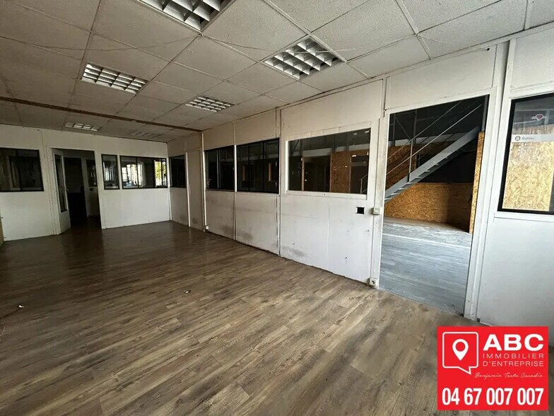Flex in Perpignan for lease - Interior Photo - Image 2 of 5