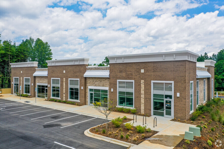 9055 Cresswind Blvd, Charlotte, NC for lease - Building Photo - Image 1 of 2