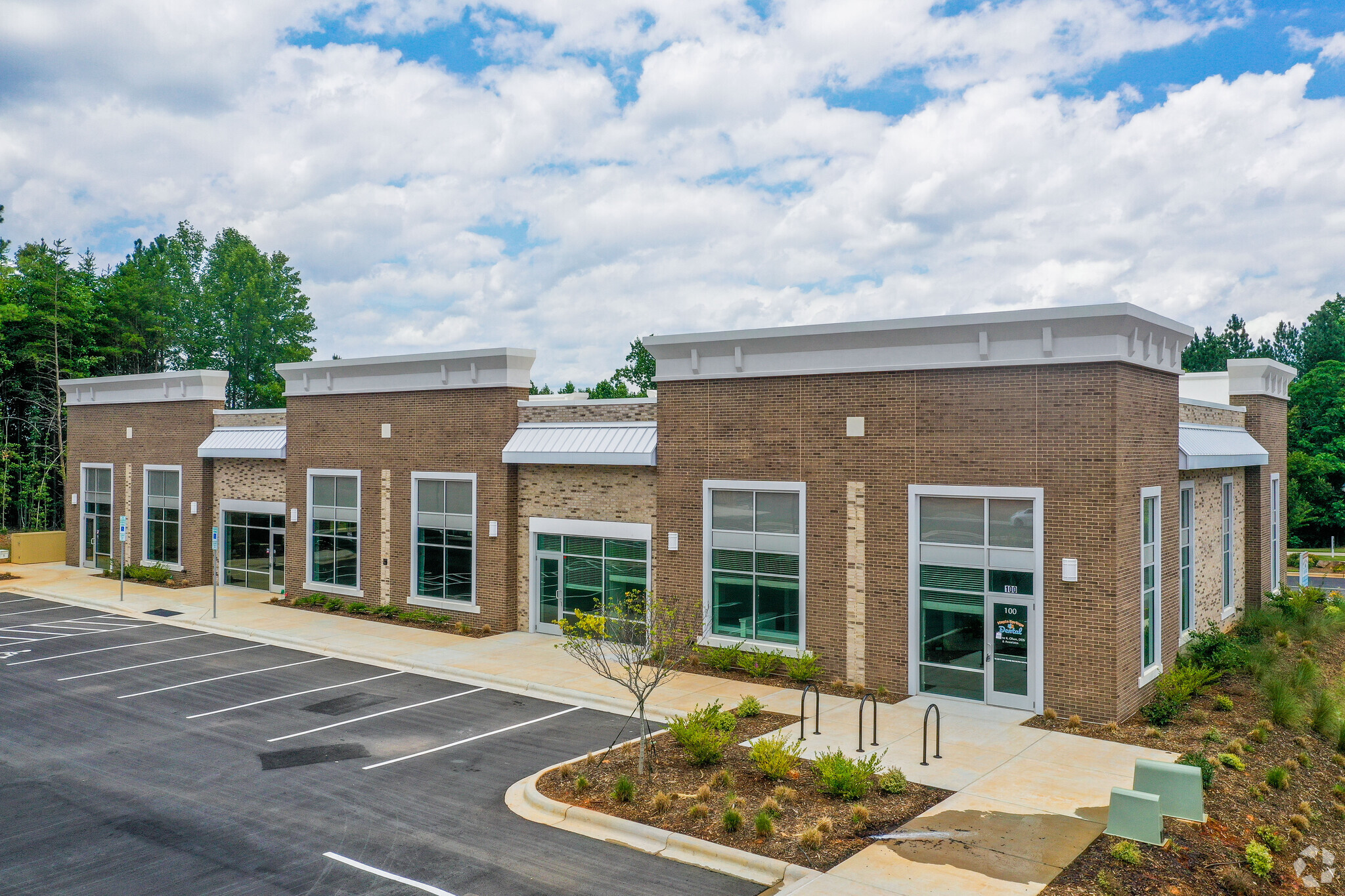 9055 Cresswind Blvd, Charlotte, NC for lease Building Photo- Image 1 of 3