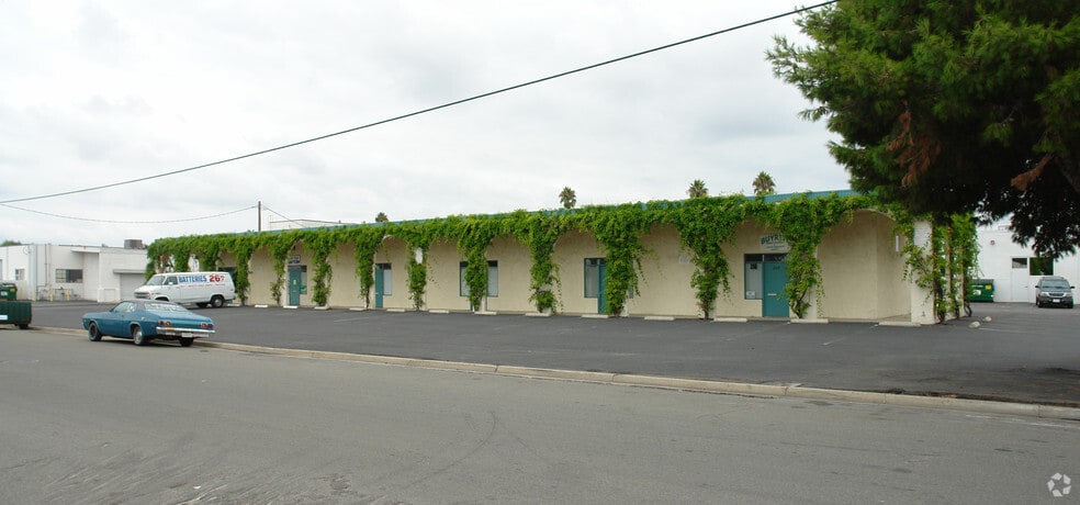 208-218 Via El Centro, Oceanside, CA for lease - Building Photo - Image 2 of 4