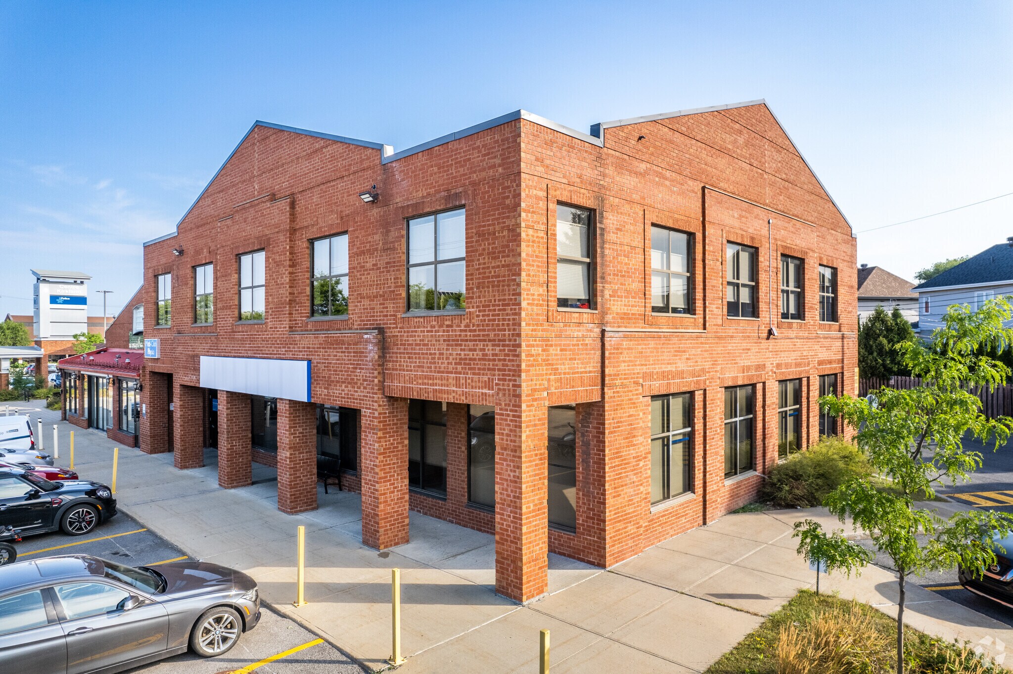 2915 Boul Saint-Charles, Kirkland, QC for lease Building Photo- Image 1 of 16