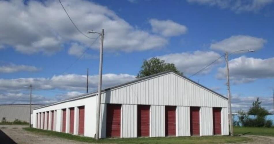 417 Freedom Dr, Napoleon, OH for sale - Building Photo - Image 3 of 4