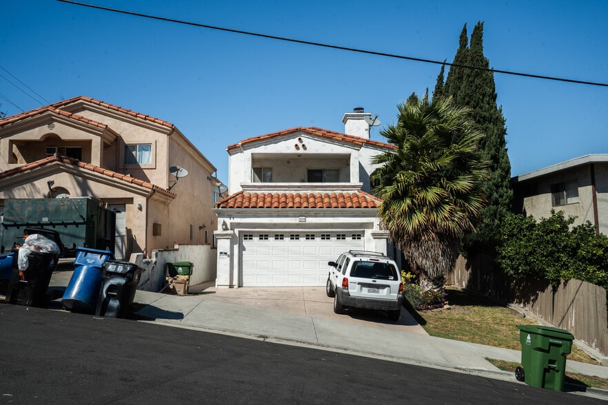 684 W 23rd St, San Pedro, CA for sale - Primary Photo - Image 1 of 8