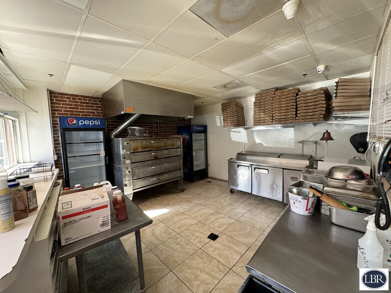 918 E New Haven Ave, Melbourne, FL for lease - Interior Photo - Image 2 of 9