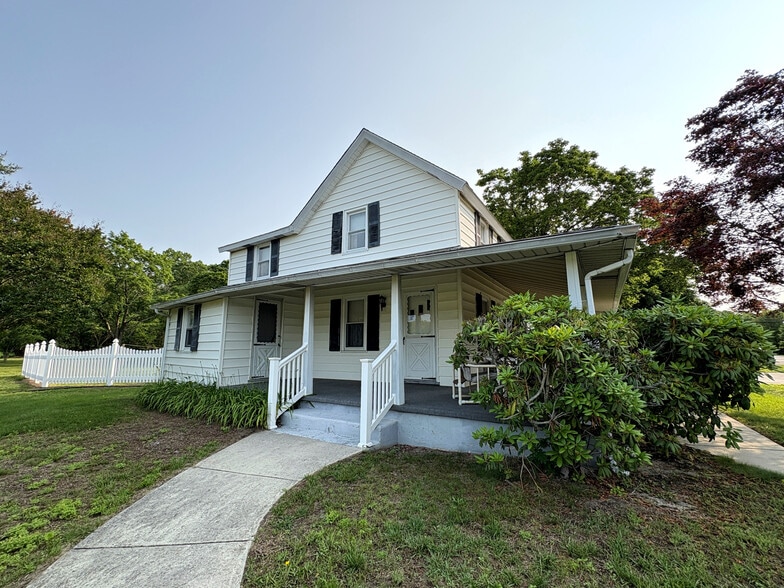 301 Broad St Landing, Milmay, NJ for sale - Primary Photo - Image 1 of 71