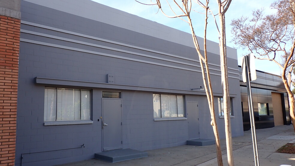 523 S Flower St, Burbank, CA for lease - Building Photo - Image 1 of 12