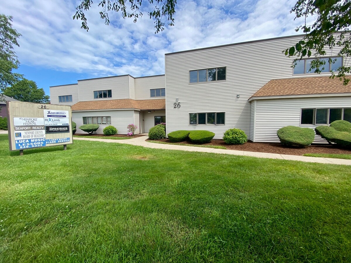 26 Valley Rd, Middletown, RI 02842