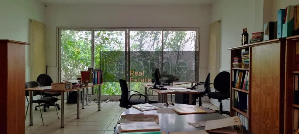 Office in Bordeaux for lease - Interior Photo - Image 1 of 5