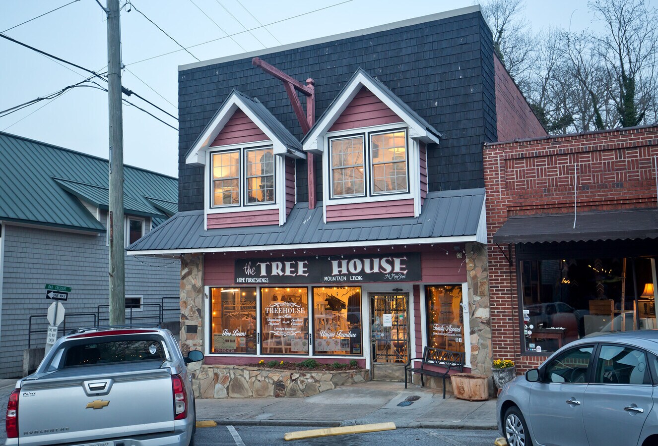 112 N Main St, Clayton, GA 30525