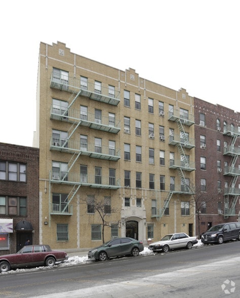 1665 Macombs Rd, Bronx, NY for sale - Building Photo - Image 2 of 3