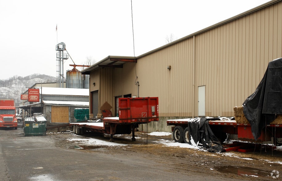109 Justice Ave, Logan, WV for sale - Building Photo - Image 3 of 9
