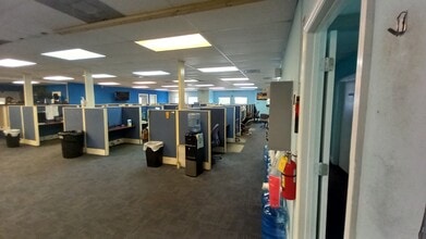 6245 N Powerline Rd, Fort Lauderdale, FL for lease Interior Photo- Image 2 of 7