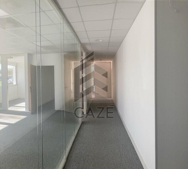 Office in Mérignac for lease - Interior Photo - Image 3 of 5