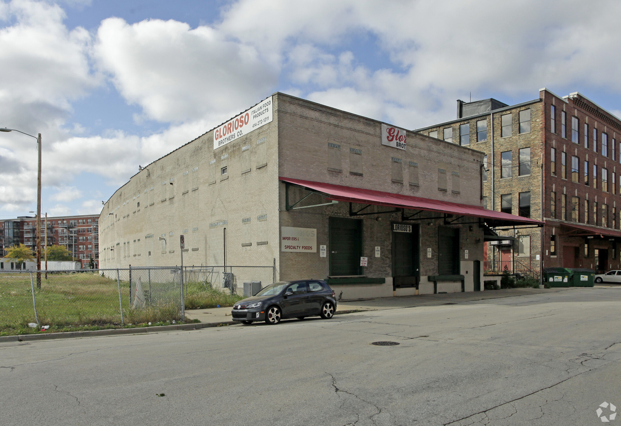 521 E Corcoran Ave, Milwaukee, WI for sale Primary Photo- Image 1 of 1
