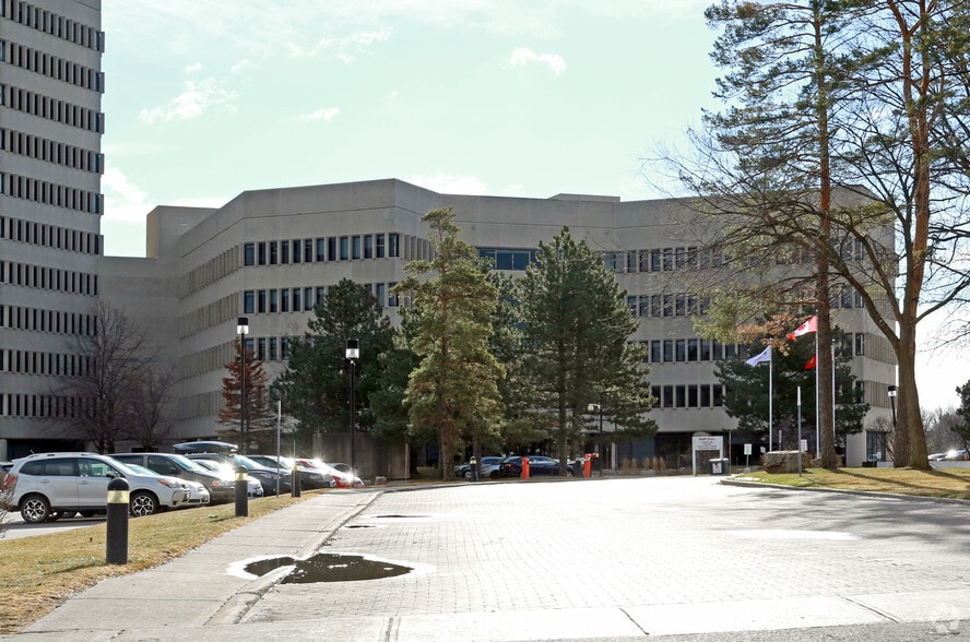 95 Moatfield Dr, Toronto, ON for sale - Building Photo - Image 2 of 7