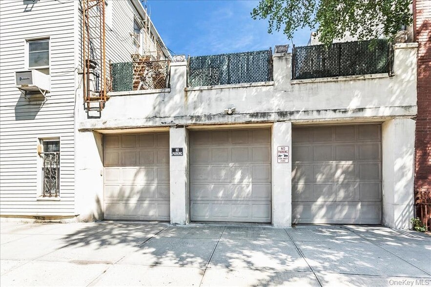 382 Manhattan Ave, Brooklyn, NY for sale - Building Photo - Image 2 of 8