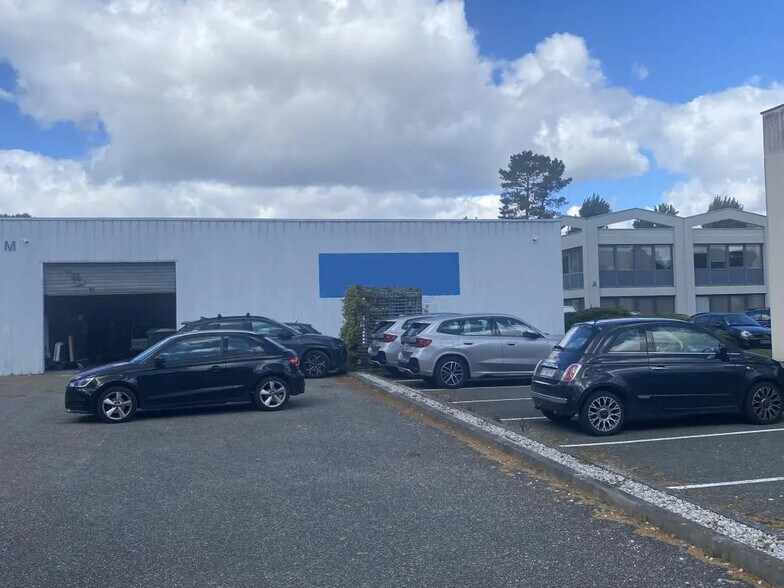 Flex in Gradignan for lease - Building Photo - Image 3 of 9