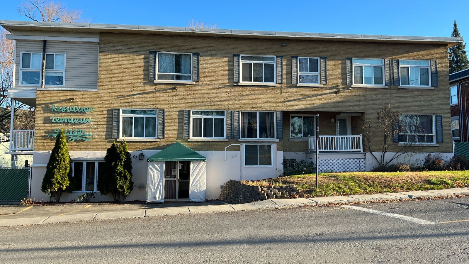 6365 St De SaintFaustin, Saintjerome, QC J7Z 2P2