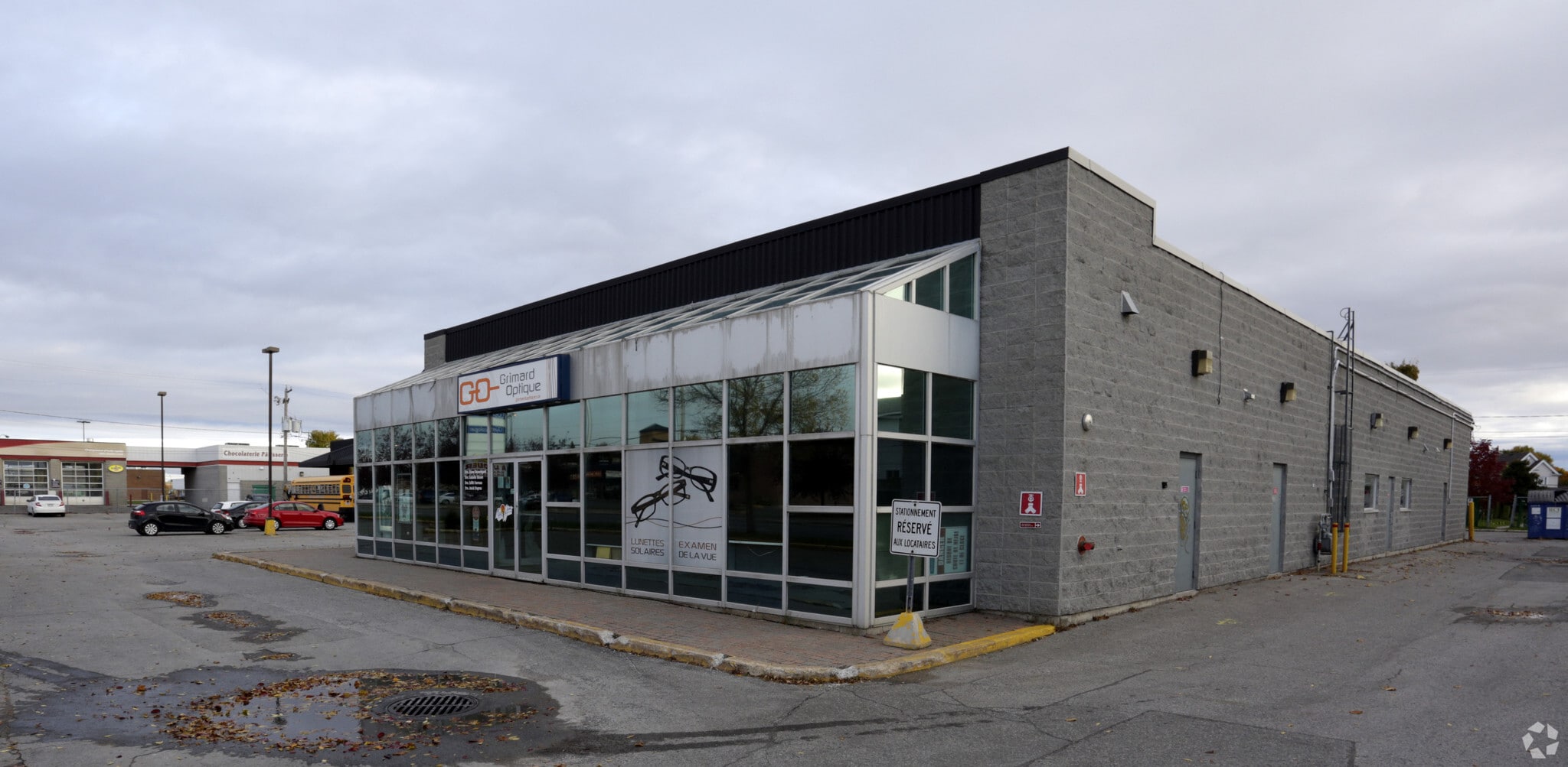 135 25e Av, St-Eustache, QC for lease Primary Photo- Image 1 of 29