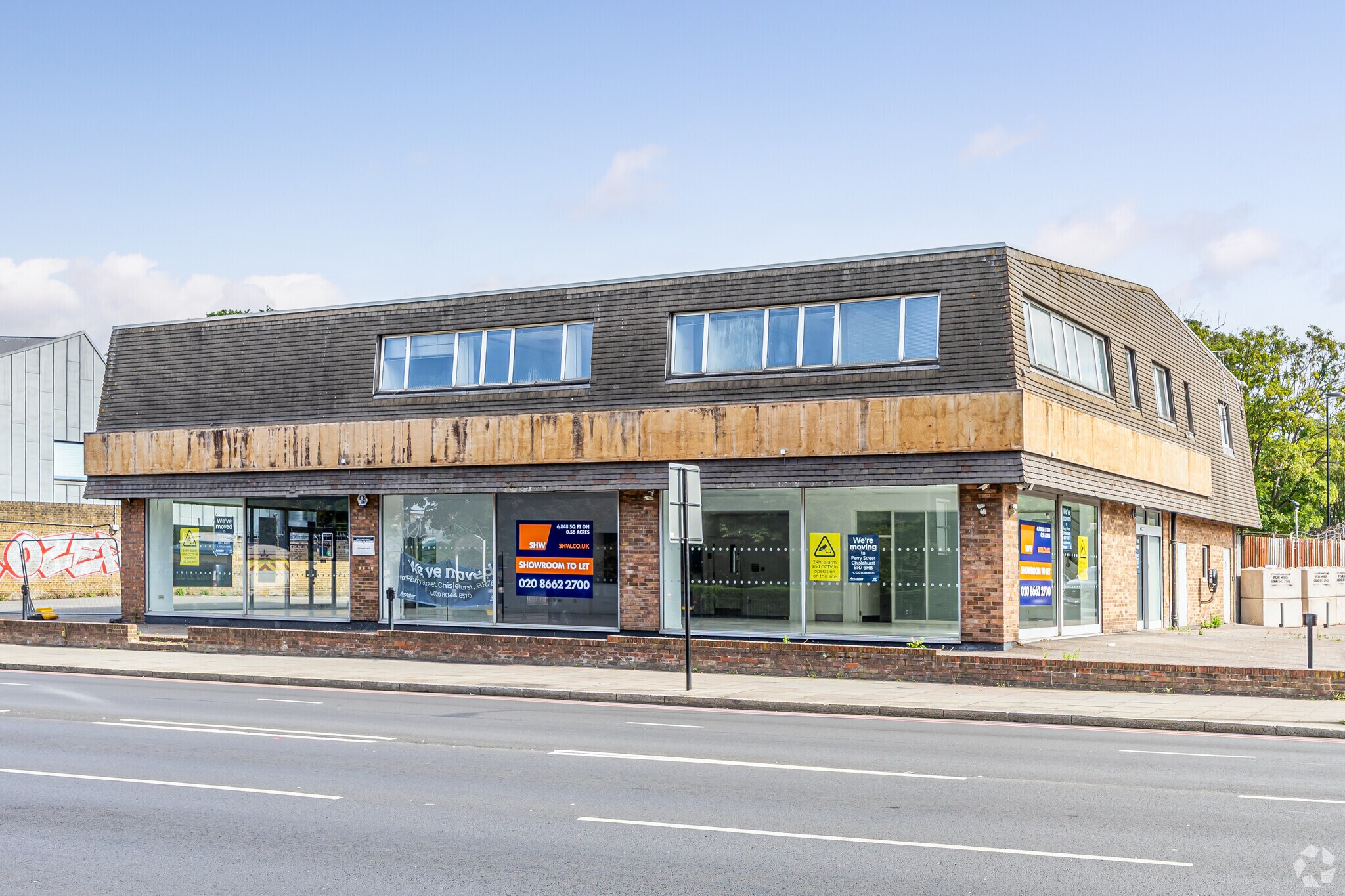 359 Bromley Rd, London for lease Primary Photo- Image 1 of 3