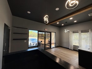 5815 William Cannon Dr W, Austin, TX for lease Building Photo- Image 2 of 4