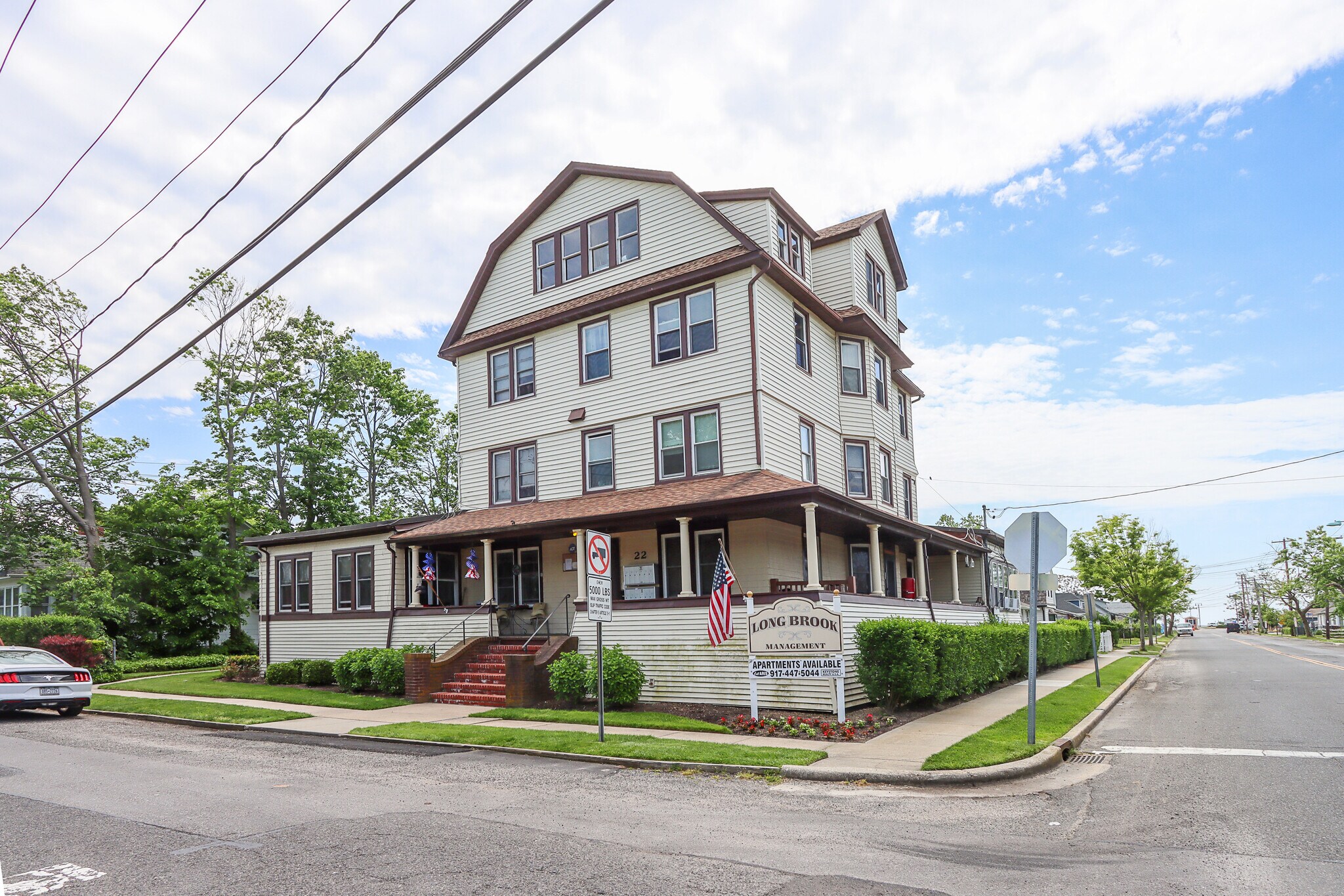 22 Lawrence Ave, Bay Shore, NY for sale Building Photo- Image 1 of 1