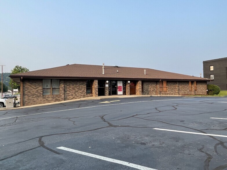 2000 Carter Ave, Ashland, KY for sale - Building Photo - Image 1 of 1