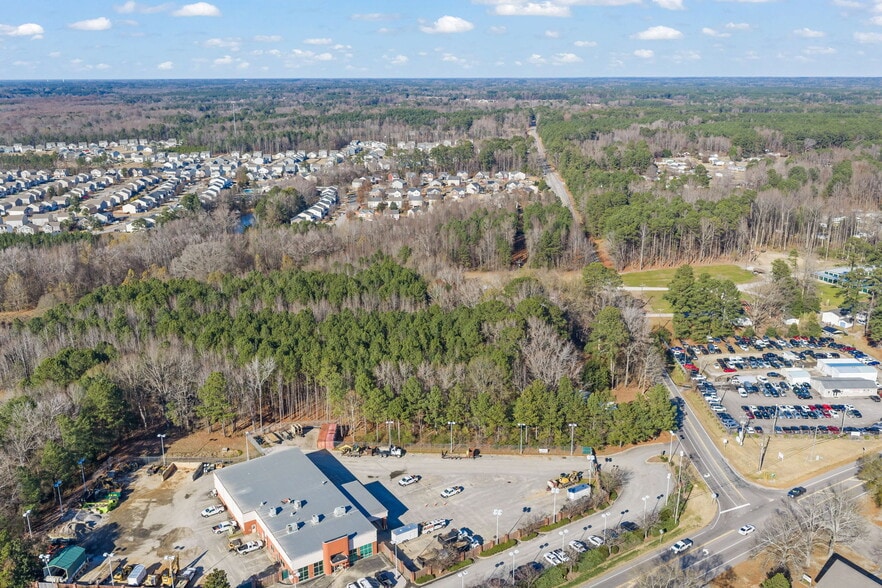913 Edgemont Rd, Wendell, NC for sale - Building Photo - Image 3 of 16