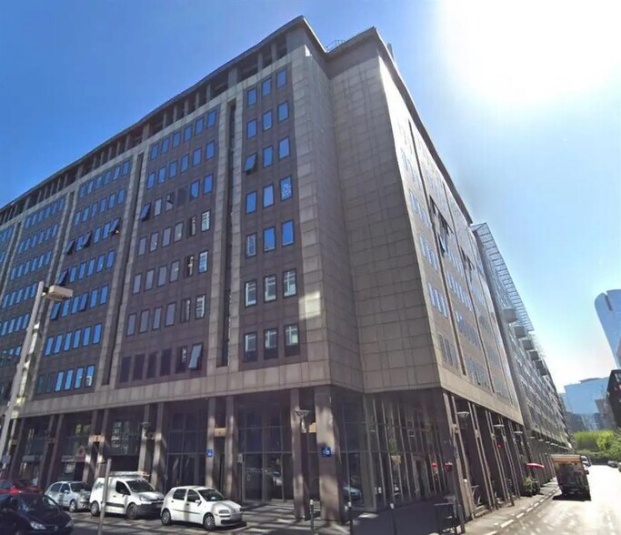 Office in Nanterre for lease - Building Photo - Image 1 of 7