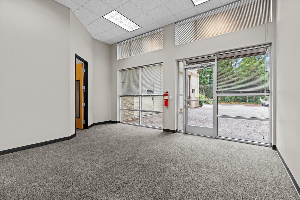 6455 Lakeview Blvd, Lake Oswego, OR for lease Interior Photo- Image 1 of 24