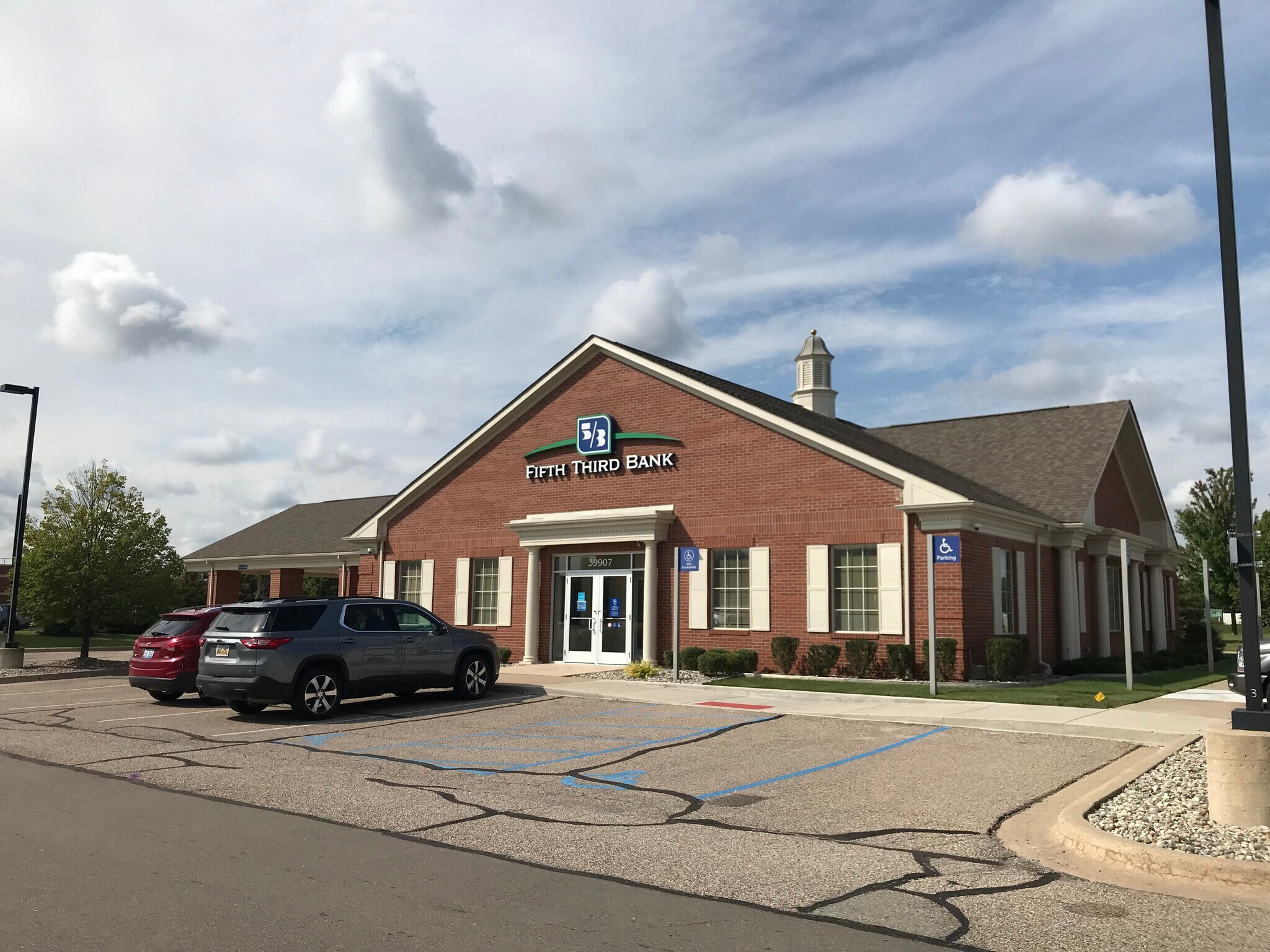 39907 S Groesbeck Hwy, Clinton Township, MI for lease Primary Photo- Image 1 of 7