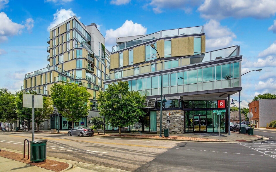 601 W Rosemary St, Chapel Hill, NC for lease - Primary Photo - Image 1 of 69