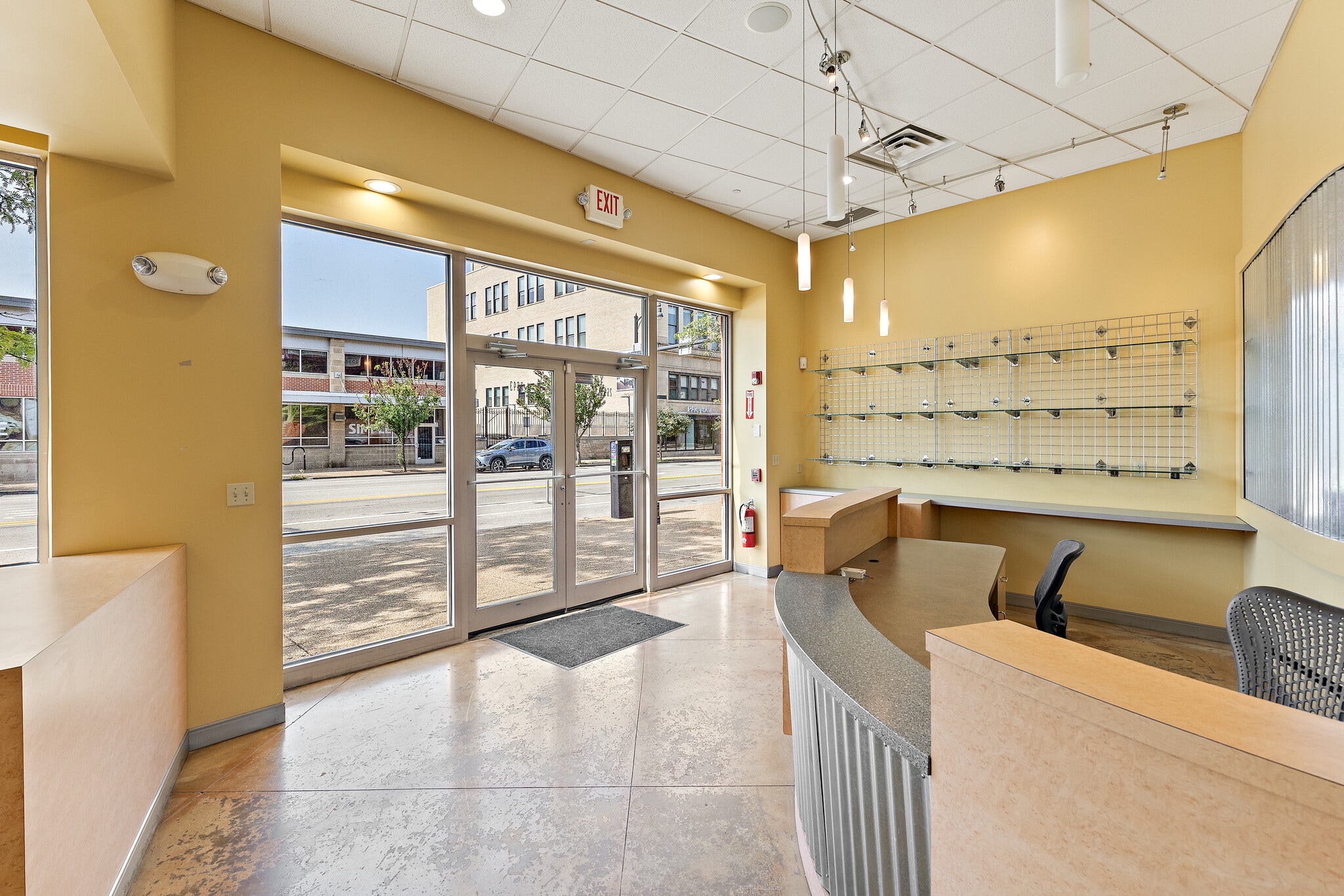 2600 E Carson St, Pittsburgh, PA for lease Interior Photo- Image 1 of 7