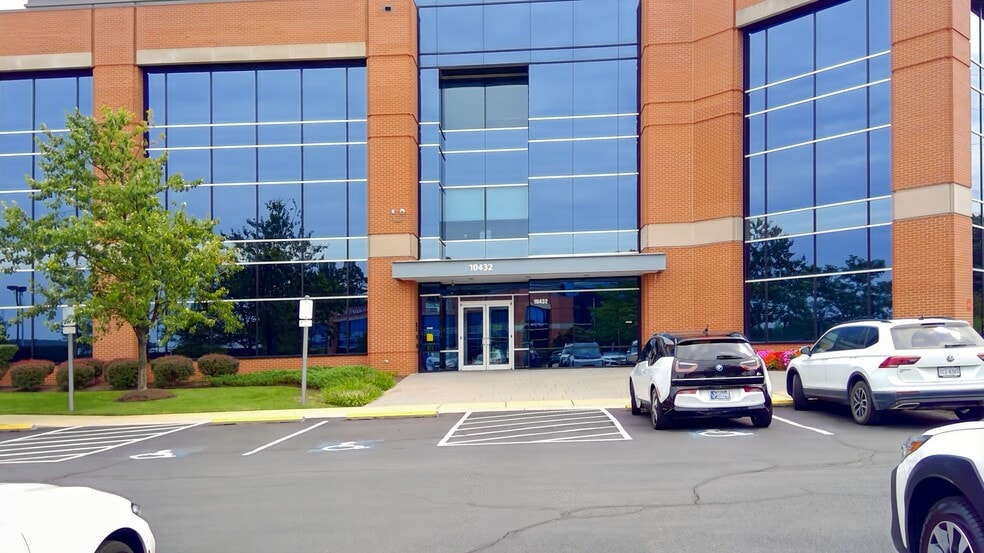 10432 Balls Ford Rd, Manassas, VA for lease - Building Photo - Image 2 of 13