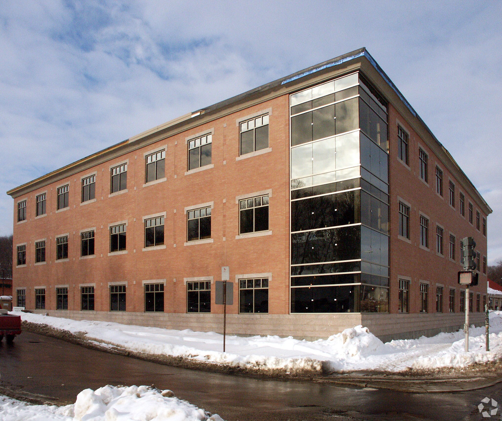 1 W Boylston St, Worcester, MA 01605 Chadwick Court