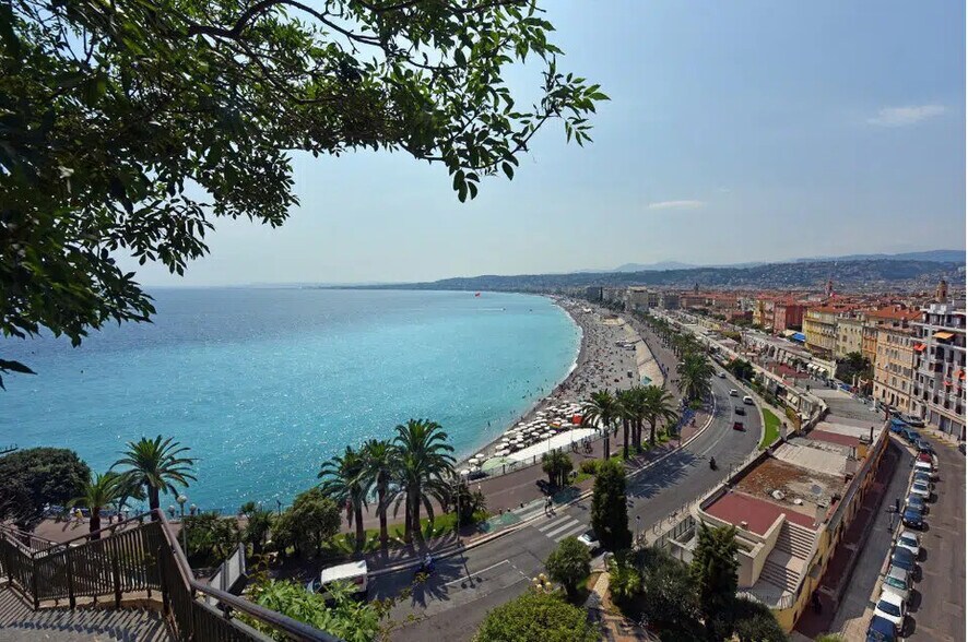 Retail in Nice for sale - Aerial - Image 1 of 1