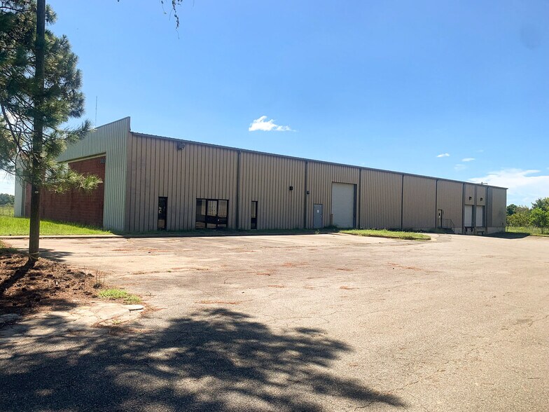 380 Allied Industrial Blvd, Macon-Bibb, GA for lease - Building Photo - Image 1 of 8