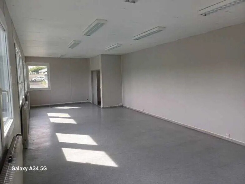 Office in Laon for lease - Building Photo - Image 1 of 3