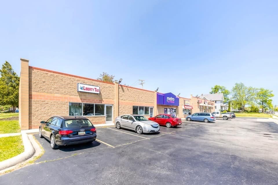 509-533 10th St, Port Huron, MI for lease Interior Photo- Image 1 of 8