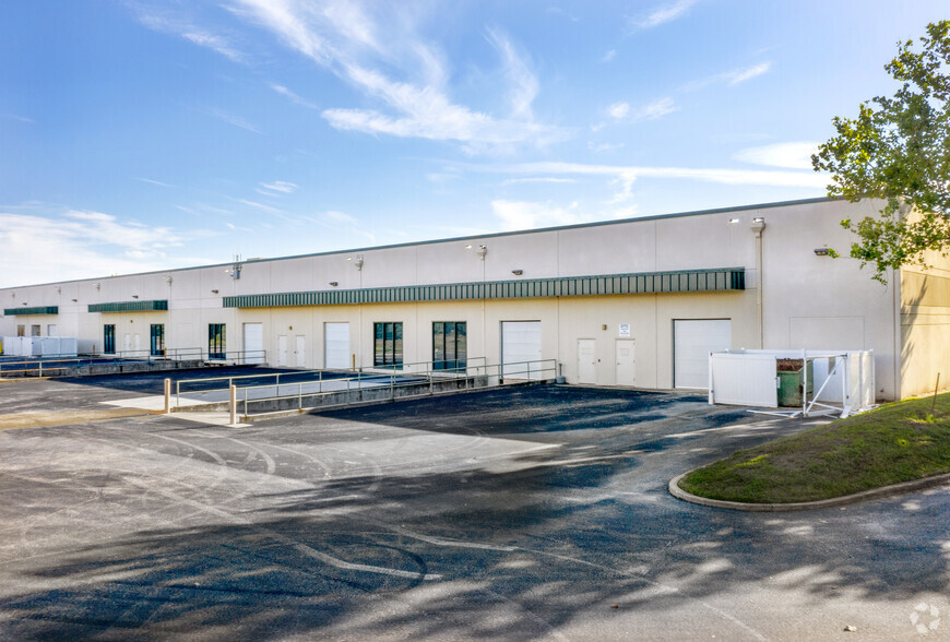 3845 Gateway Centre Blvd, Pinellas Park, FL for lease - Building Photo - Image 3 of 13