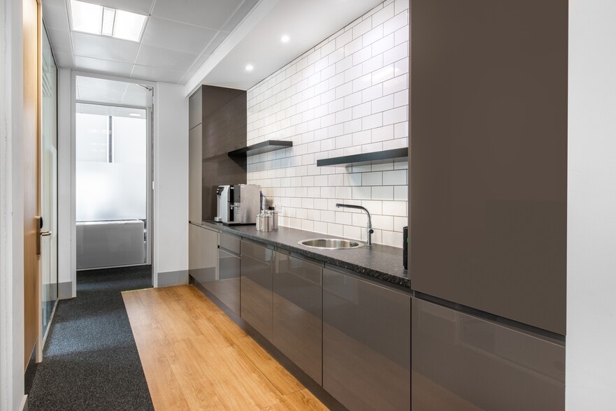 1 Mann Island, Liverpool for lease - Interior Photo - Image 3 of 28