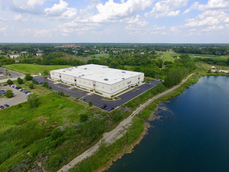 28039 W NorthPointe Pky, Lake Barrington, IL for lease - Building Photo - Image 3 of 4